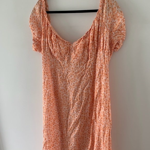 Coral puff sleeve Dress - Picture 2 of 4